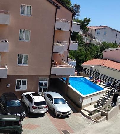 Apartments Vila Adrijana & Fitness Studio Wolf Bv Башка-Вода Экстерьер фото