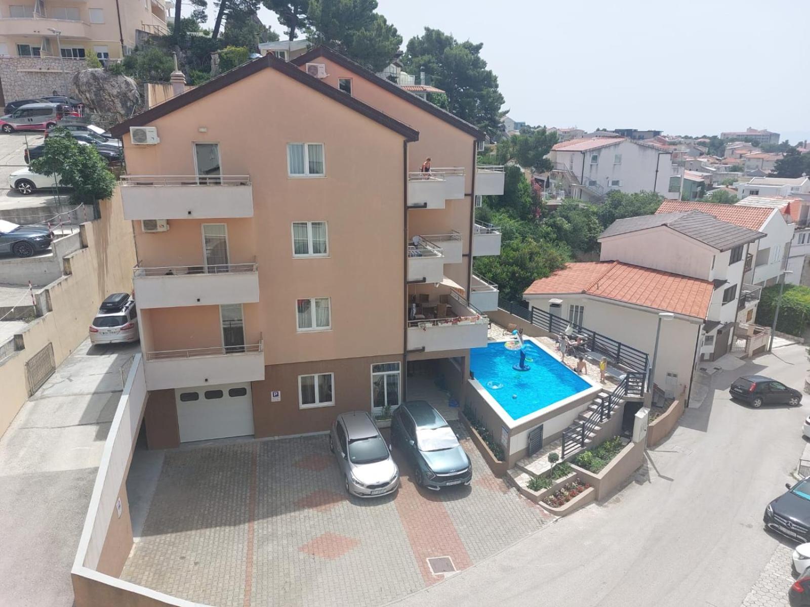 Apartments Vila Adrijana & Fitness Studio Wolf Bv Башка-Вода Экстерьер фото