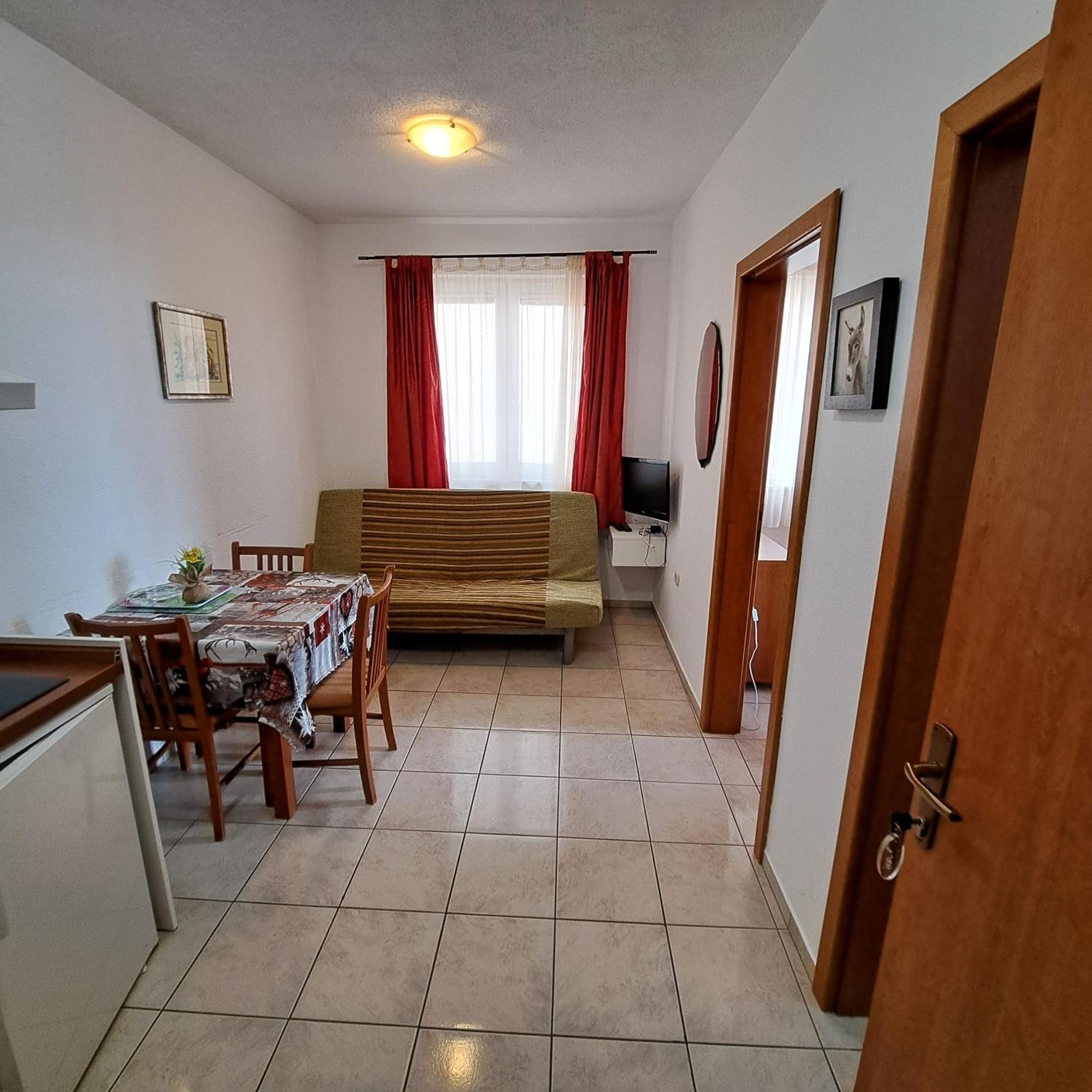 Apartments Vila Adrijana & Fitness Studio Wolf Bv Башка-Вода Номер фото